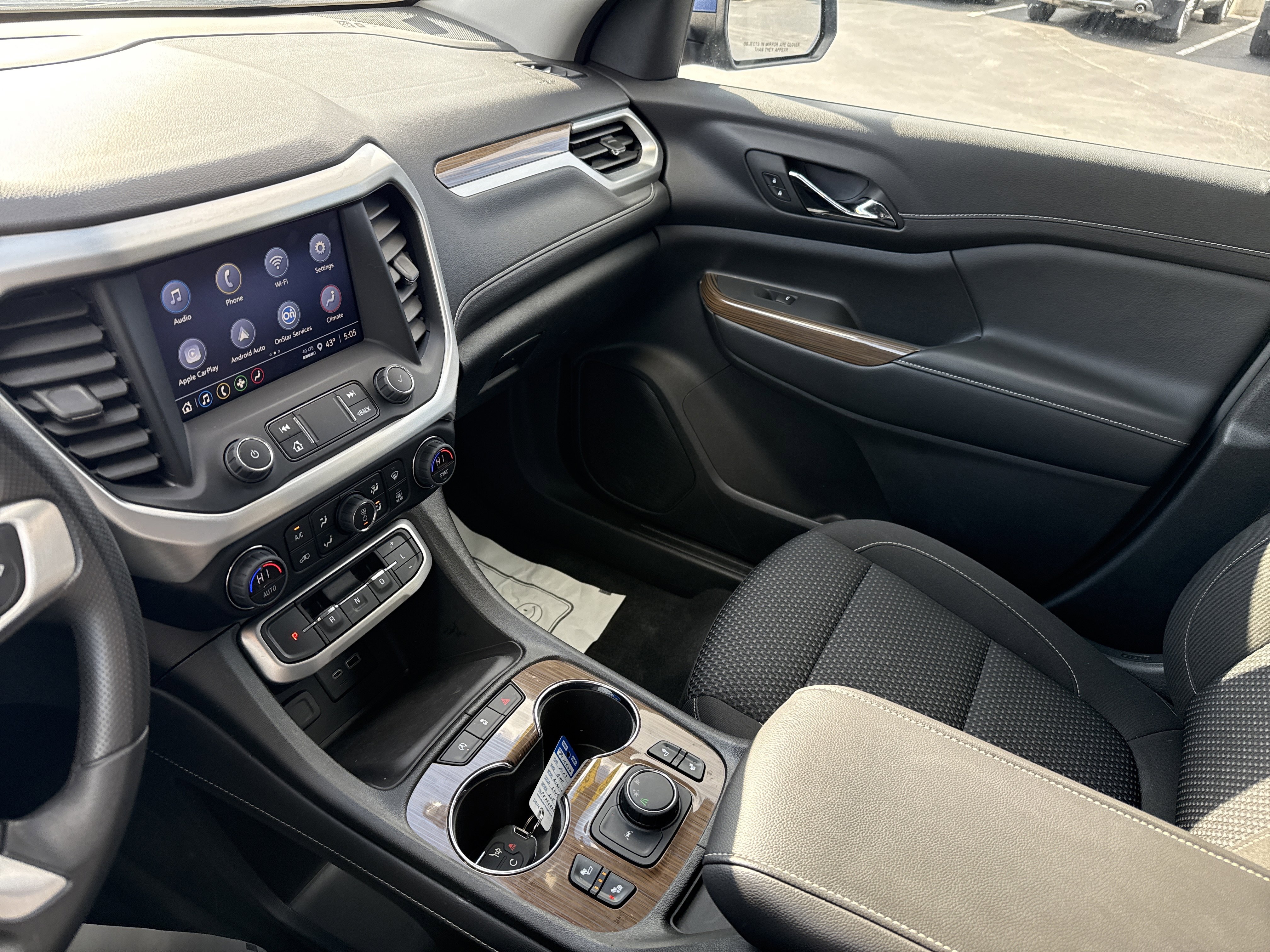 Used 2023 GMC Acadia SLE w/ Driver Convenience Package FWD image 29