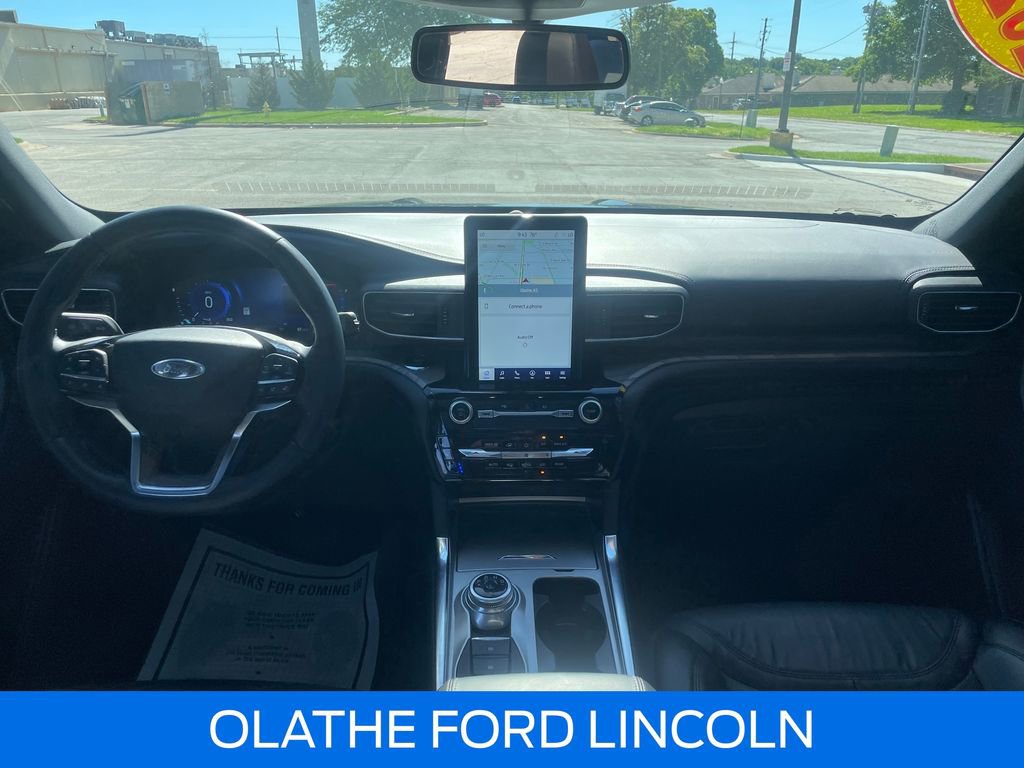 Certified 2023 Ford Explorer Platinum w/ Technology Package AWD/4WD image 16