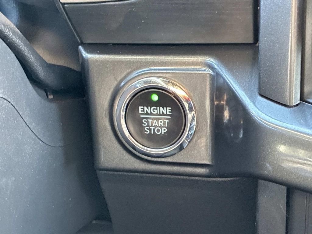 Certified 2022 Ford F150 XLT w/ Equipment Group 302A High image 26