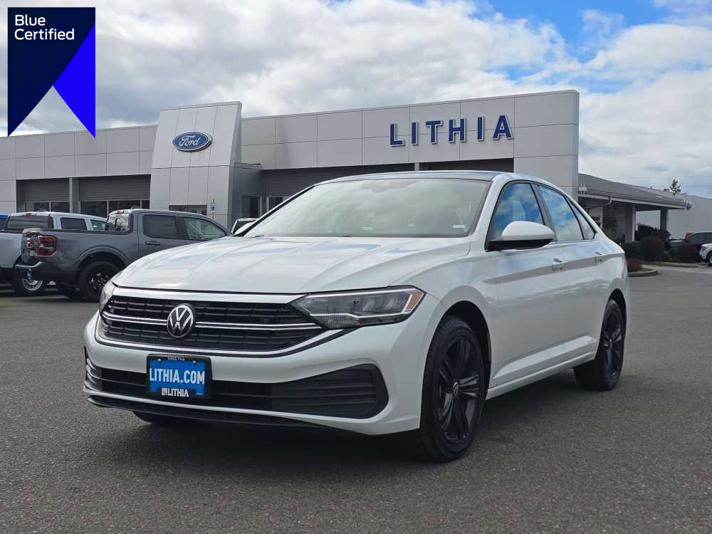 Used 2023 Volkswagen Jetta SE image 1