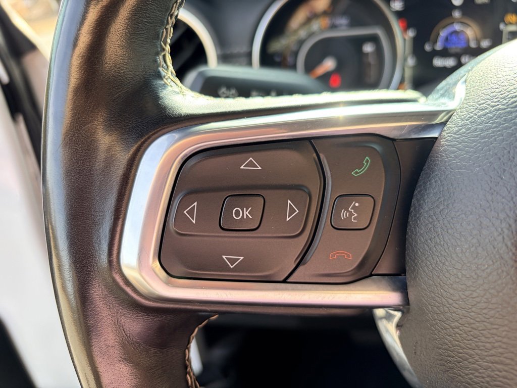 Used 2020 Jeep Wrangler Unlimited Sahara image 10