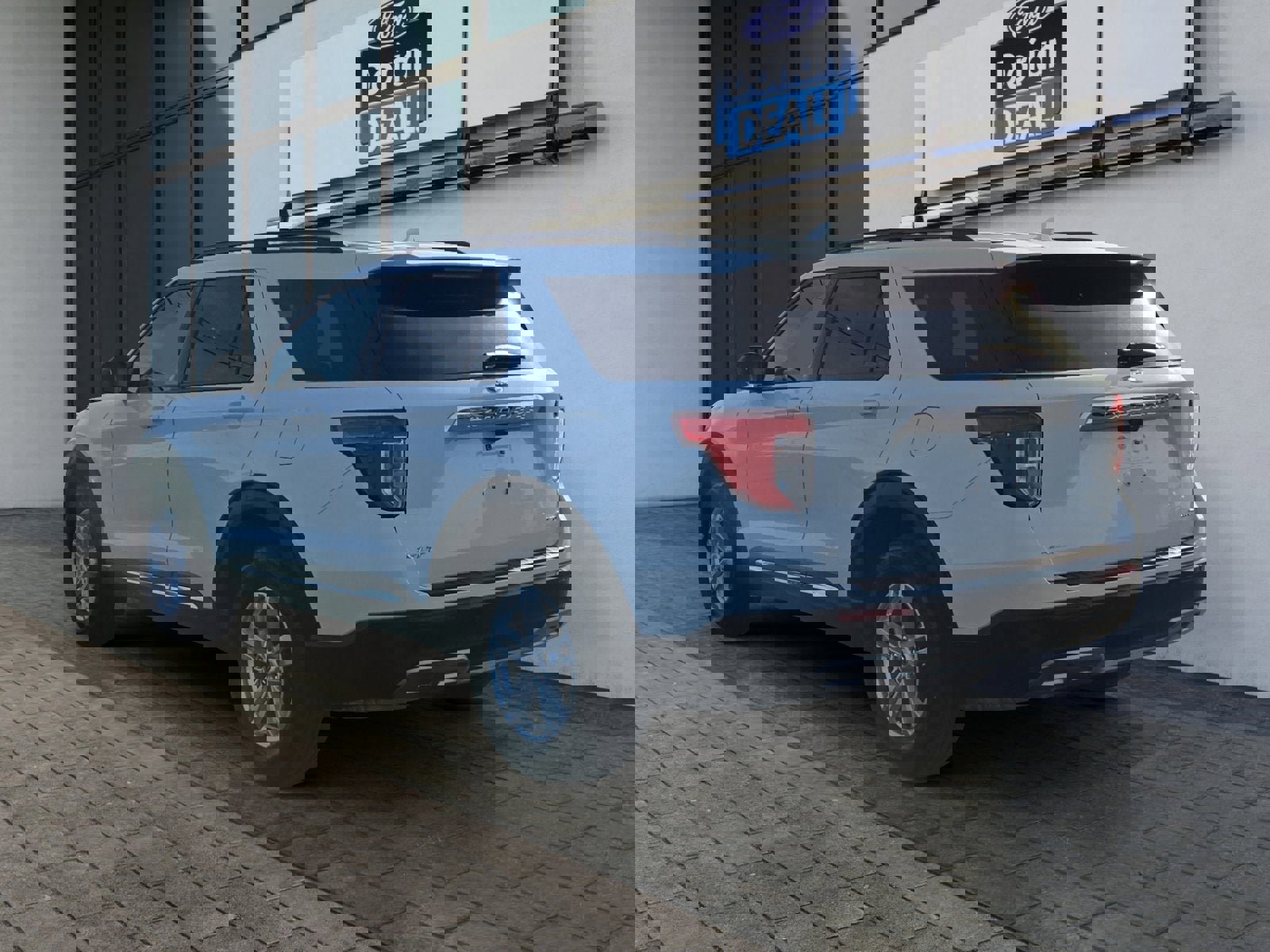 Certified 2023 Ford Explorer XLT w/ Equipment Group 202A image 3