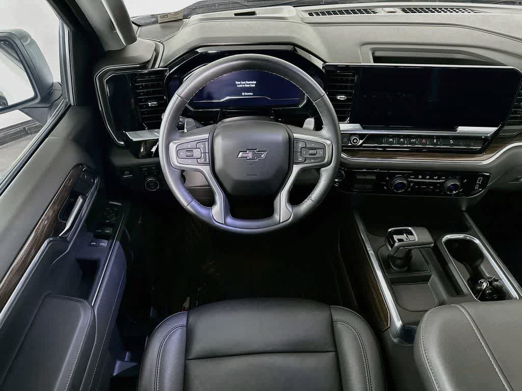 Used 2024 Chevrolet Silverado 1500 LT Trail Boss w/ Convenience Package II AWD/4WD image 10