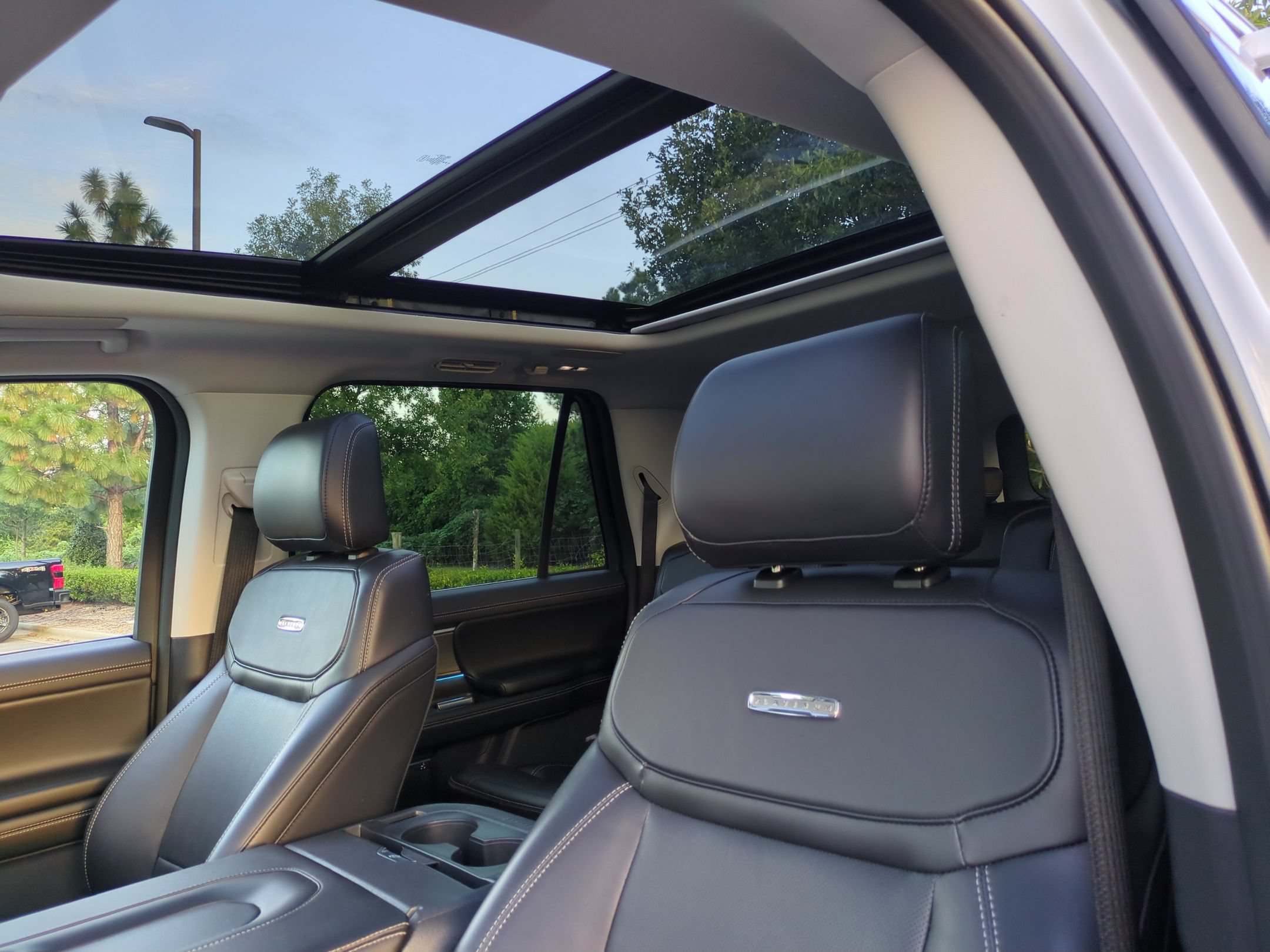 Certified 2025 Ford Expedition Max Platinum w/ Driver's Package AWD/4WD image 27