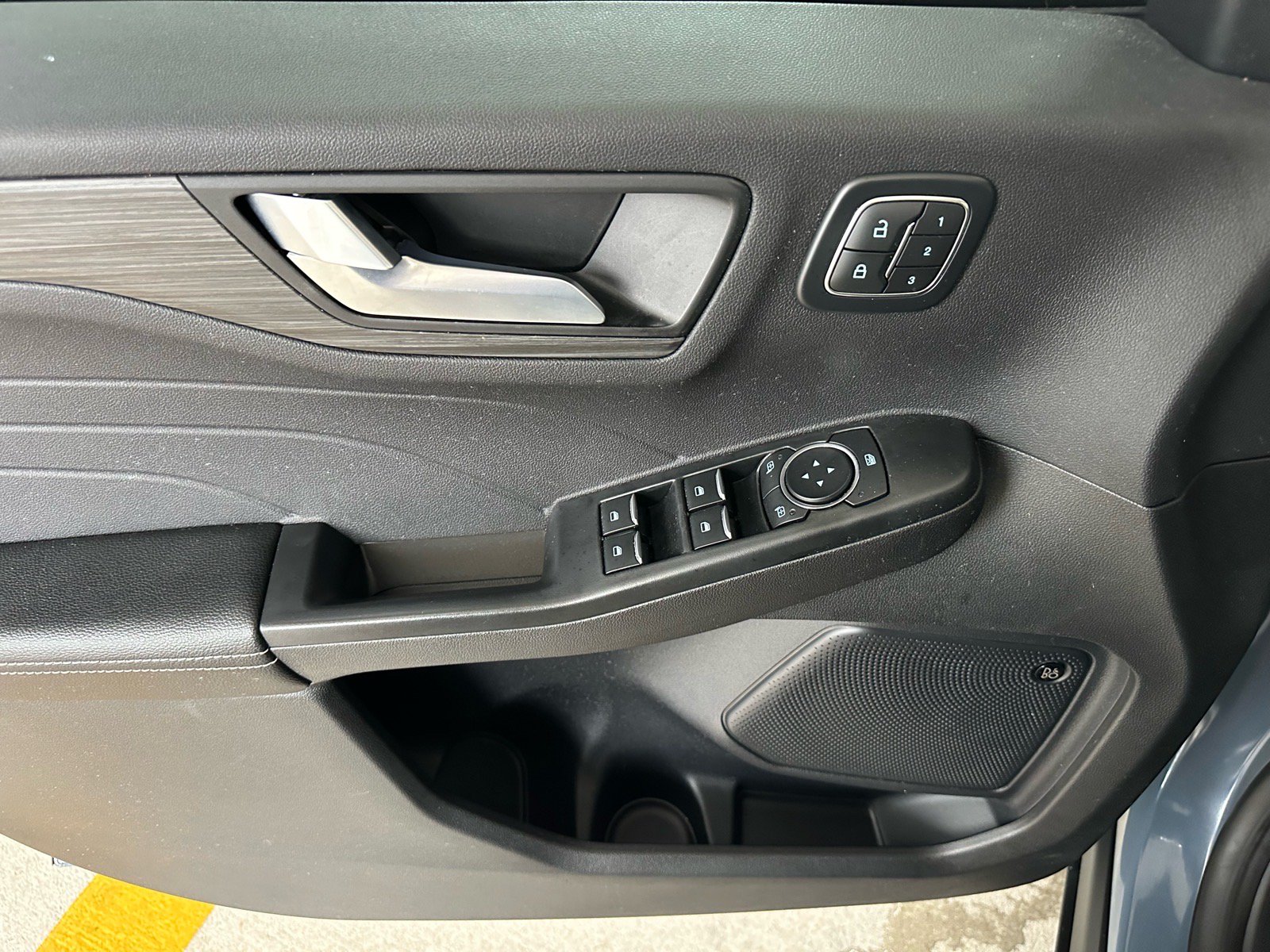 Certified 2024 Ford Escape Platinum w/ Premium Technology Package AWD/4WD image 15