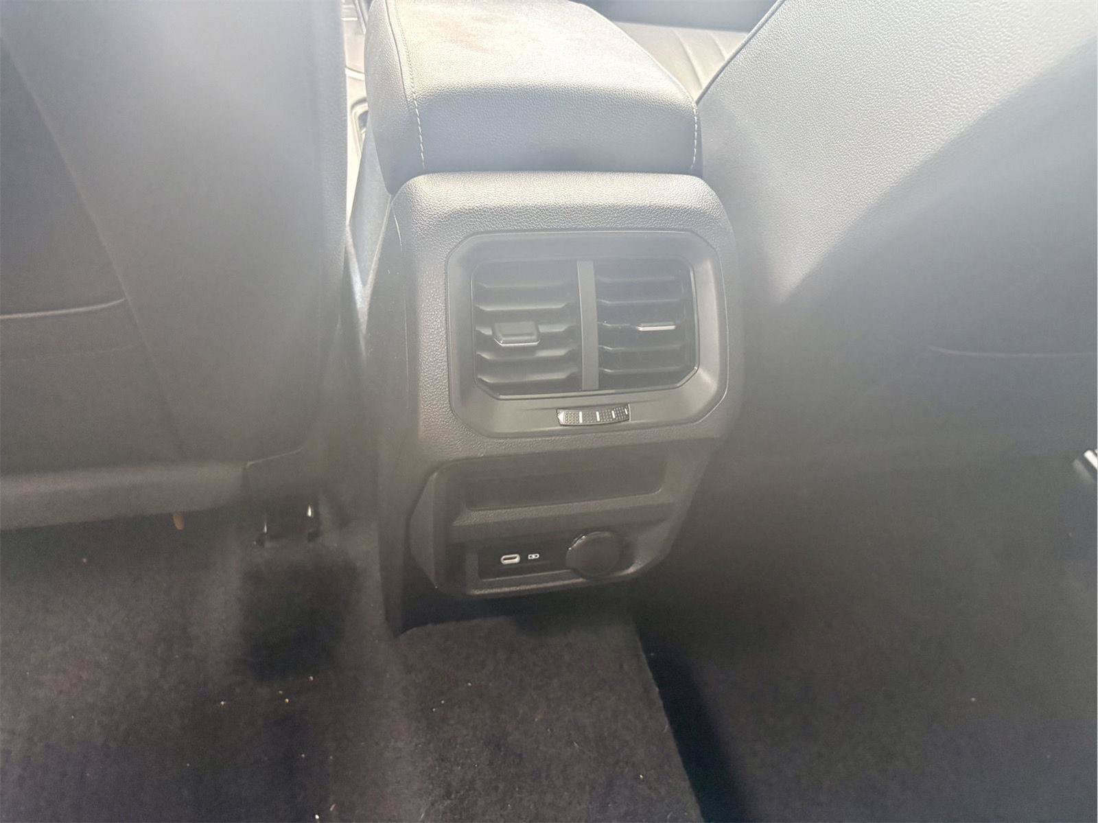 Used 2022 Volkswagen Tiguan SE FWD image 15
