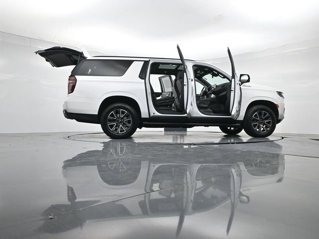 Used 2023 Chevrolet Suburban Z71 w/ Luxury Package image 55