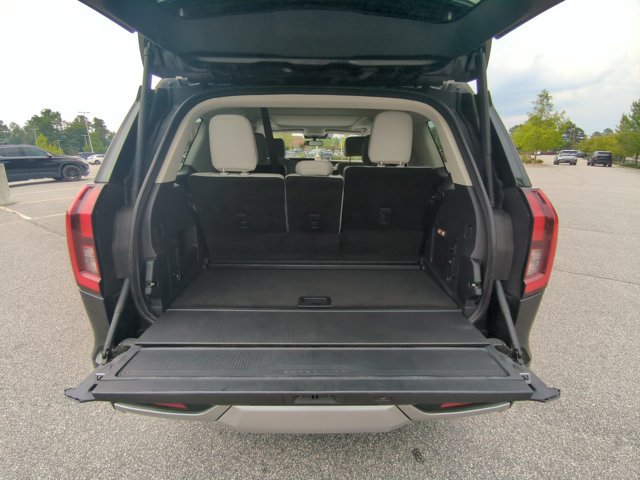 Certified 2025 Ford Expedition Platinum w/ Driver's Package AWD/4WD image 28