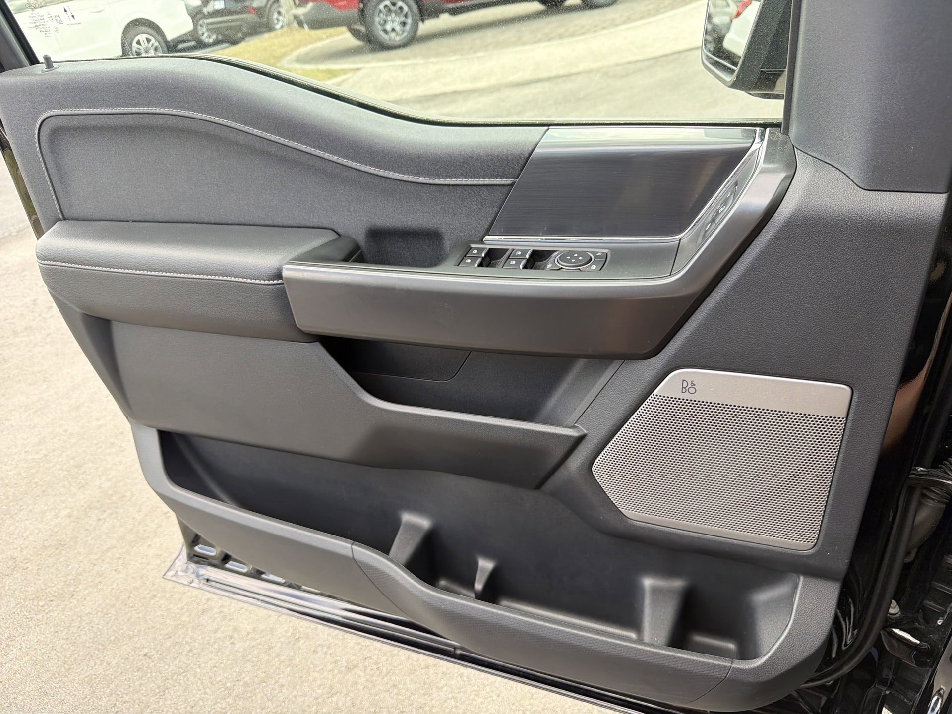 Certified 2025 Ford F150 Lariat w/ Equipment Group 501A Mid image 24