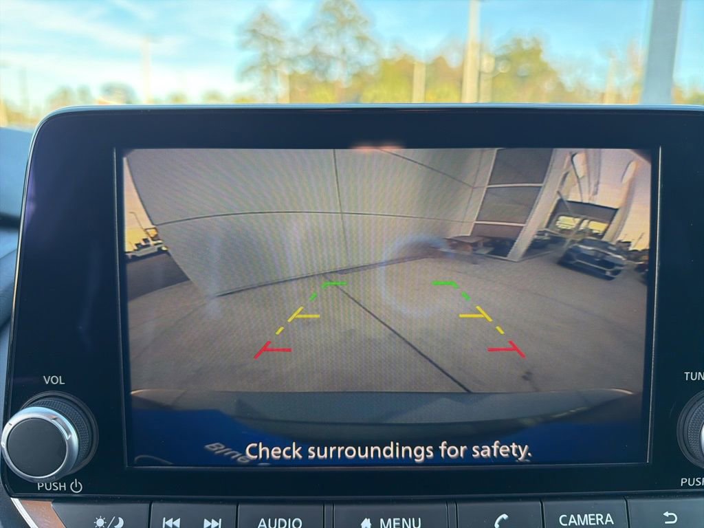 Used 2024 Nissan Rogue S image 21