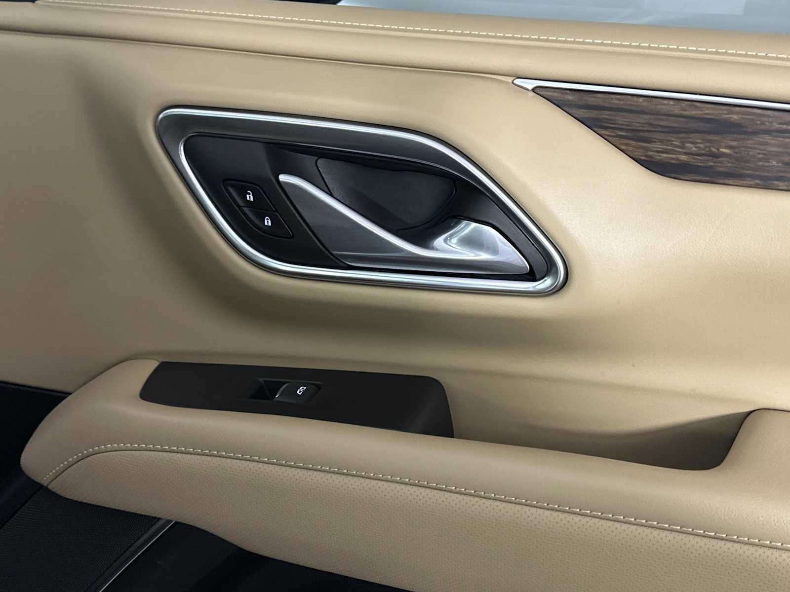 Used 2023 Chevrolet Tahoe Premier image 17