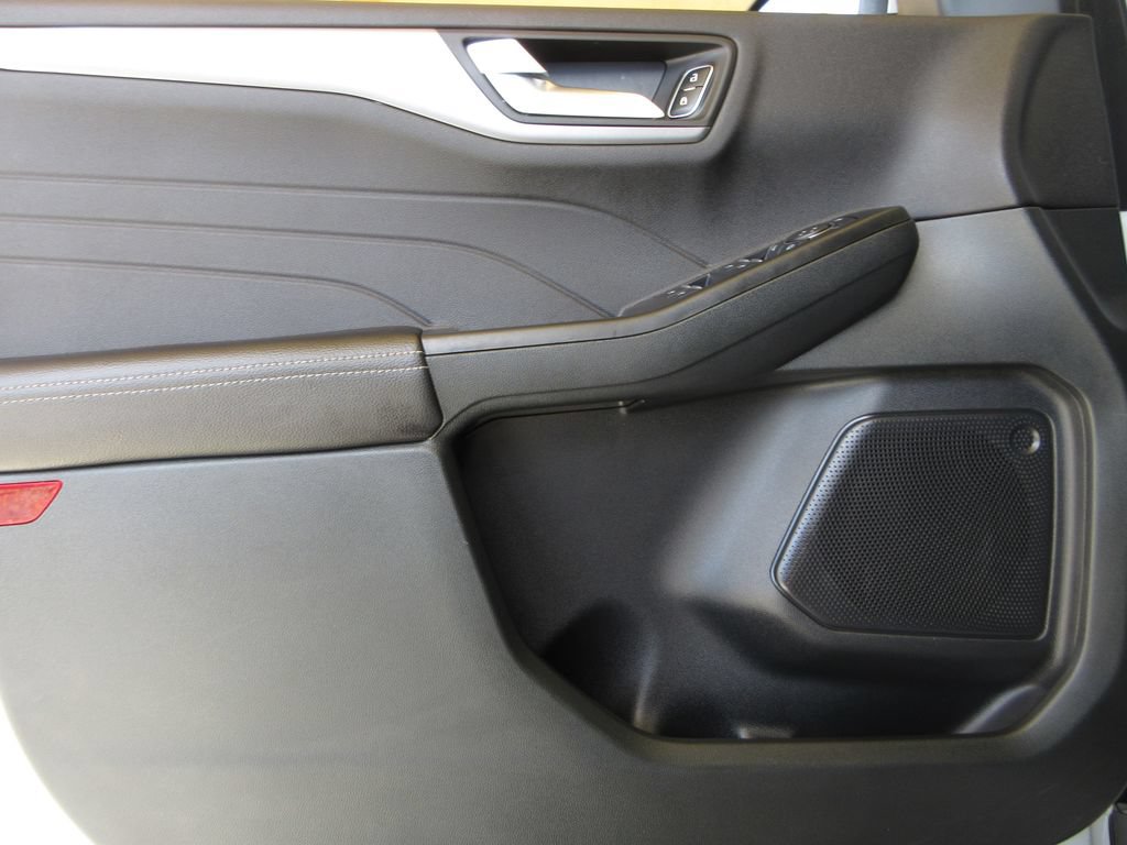 Certified 2025 Ford Escape SE FWD image 10