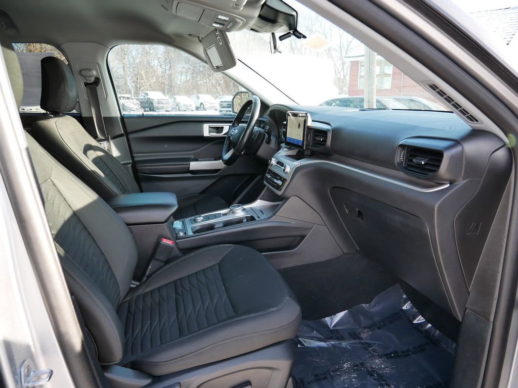 Certified 2021 Ford Explorer XLT w/ Class III Trailer Tow Package image 8
