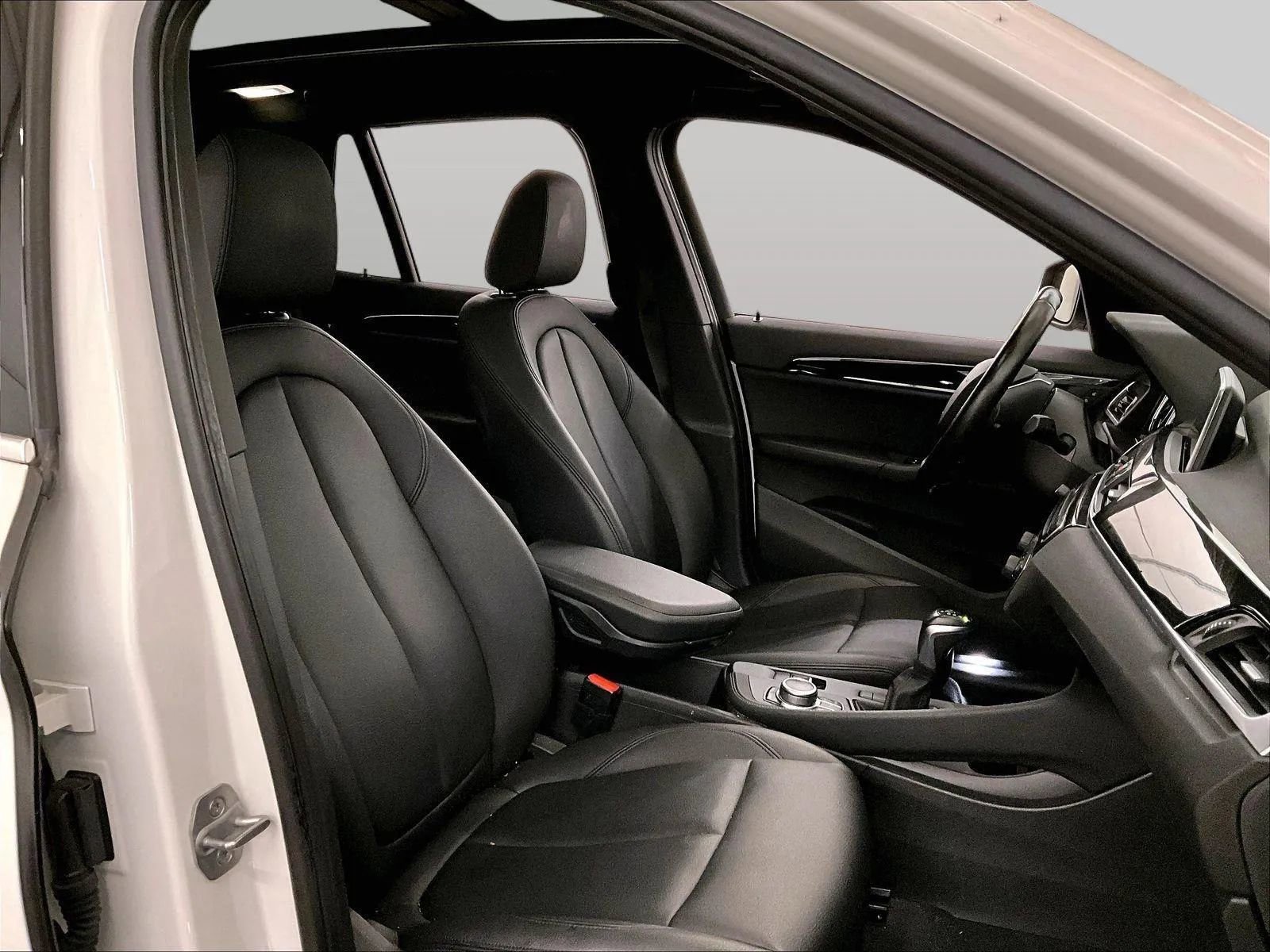 Used 2019 BMW X1 sDrive28i w/ Convenience Package FWD image 7