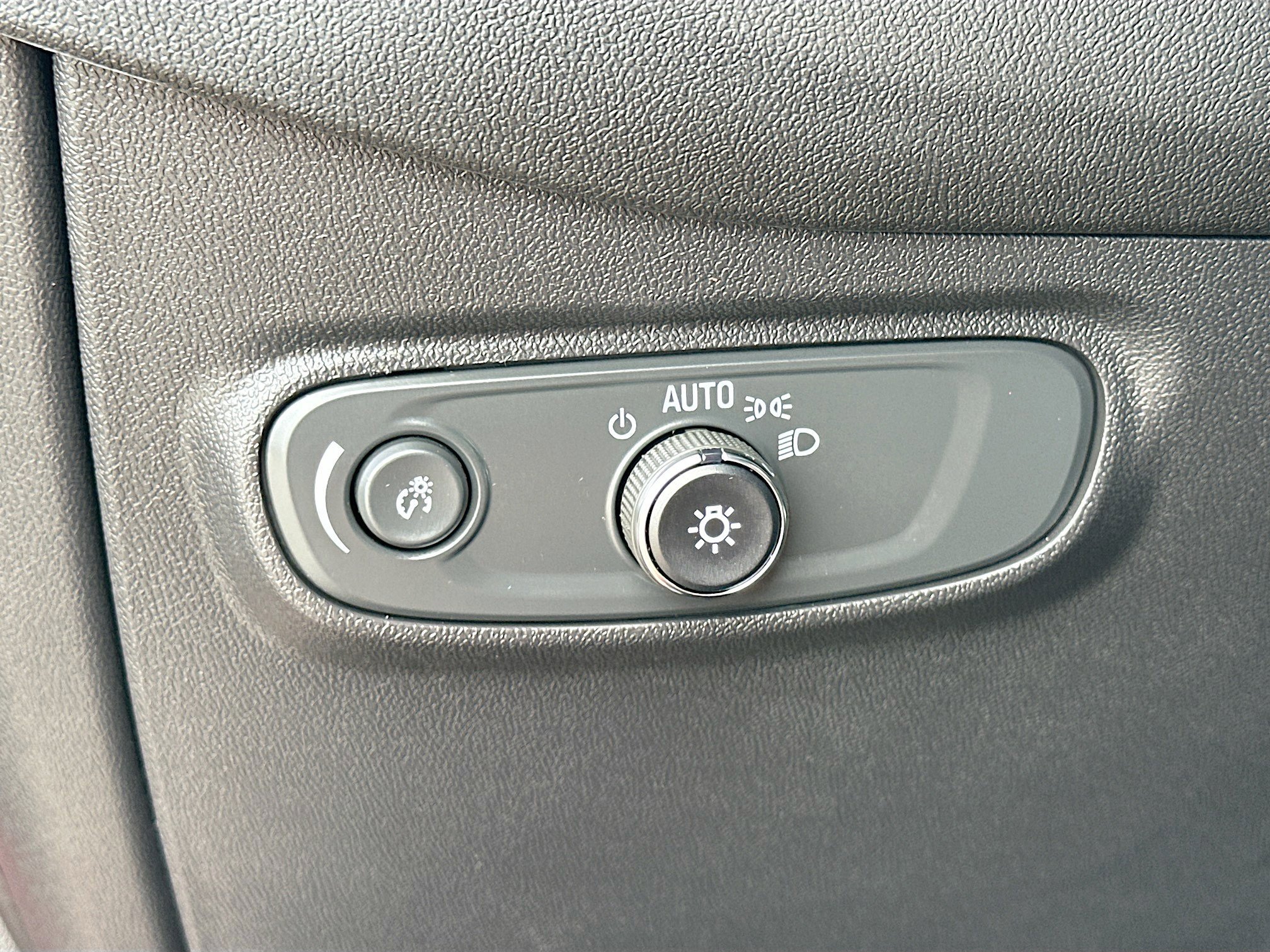 Used 2024 Chevrolet Equinox LT image 10