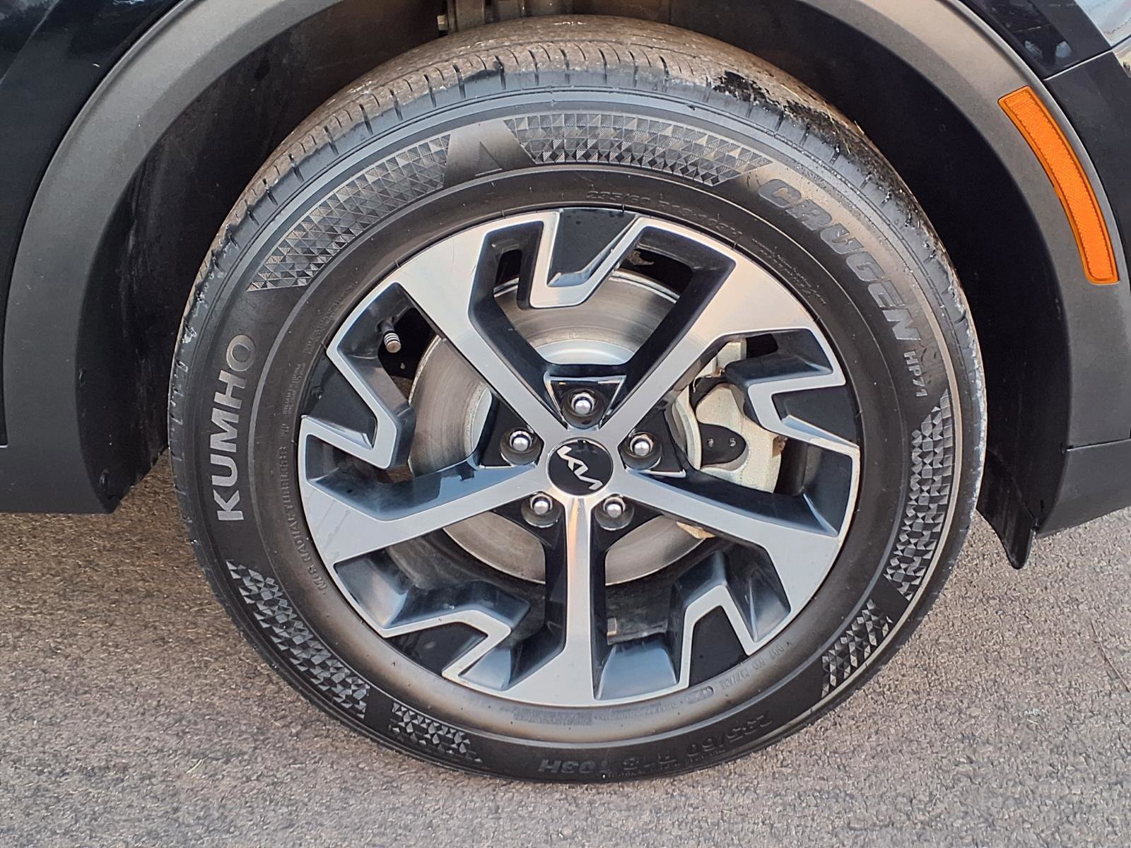 Used 2023 Kia Sportage EX image 9