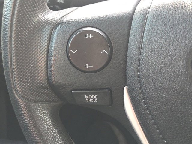 Used 2019 Toyota Corolla LE FWD image 32