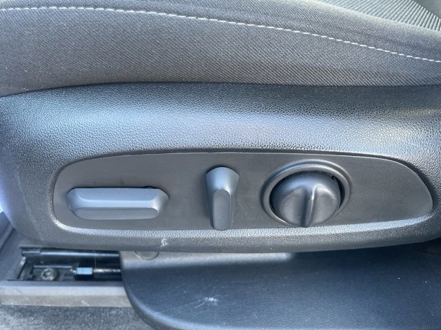 Used 2023 Chevrolet Traverse LT image 21