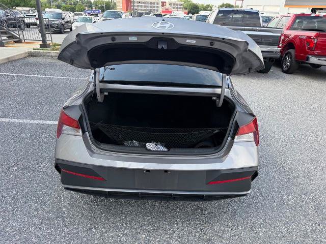 Used 2024 Hyundai Elantra SEL FWD image 9