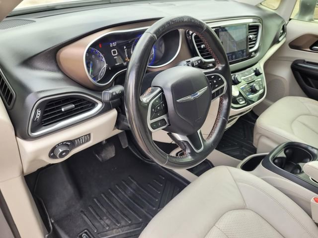 Used 2019 Chrysler Pacifica Touring-L Plus w/ Tire & Wheel Group image 20