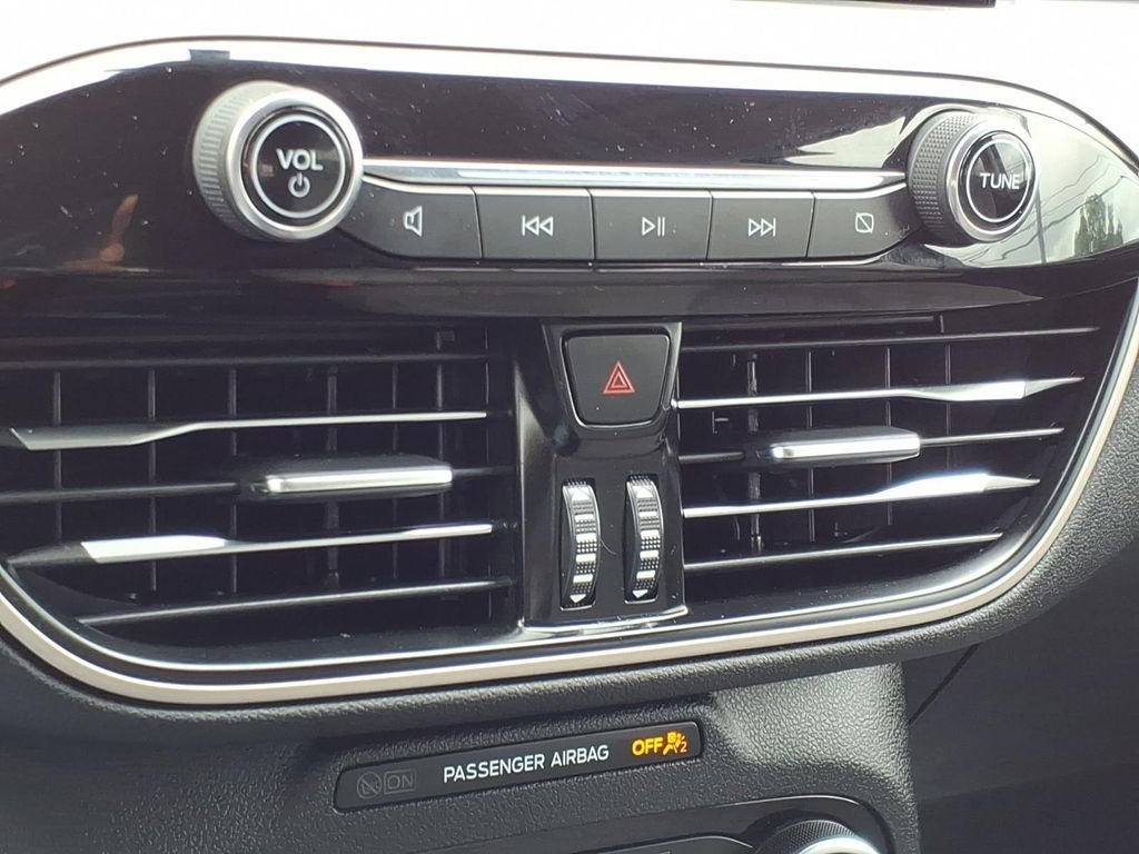 Certified 2022 Ford Escape SE FWD image 18