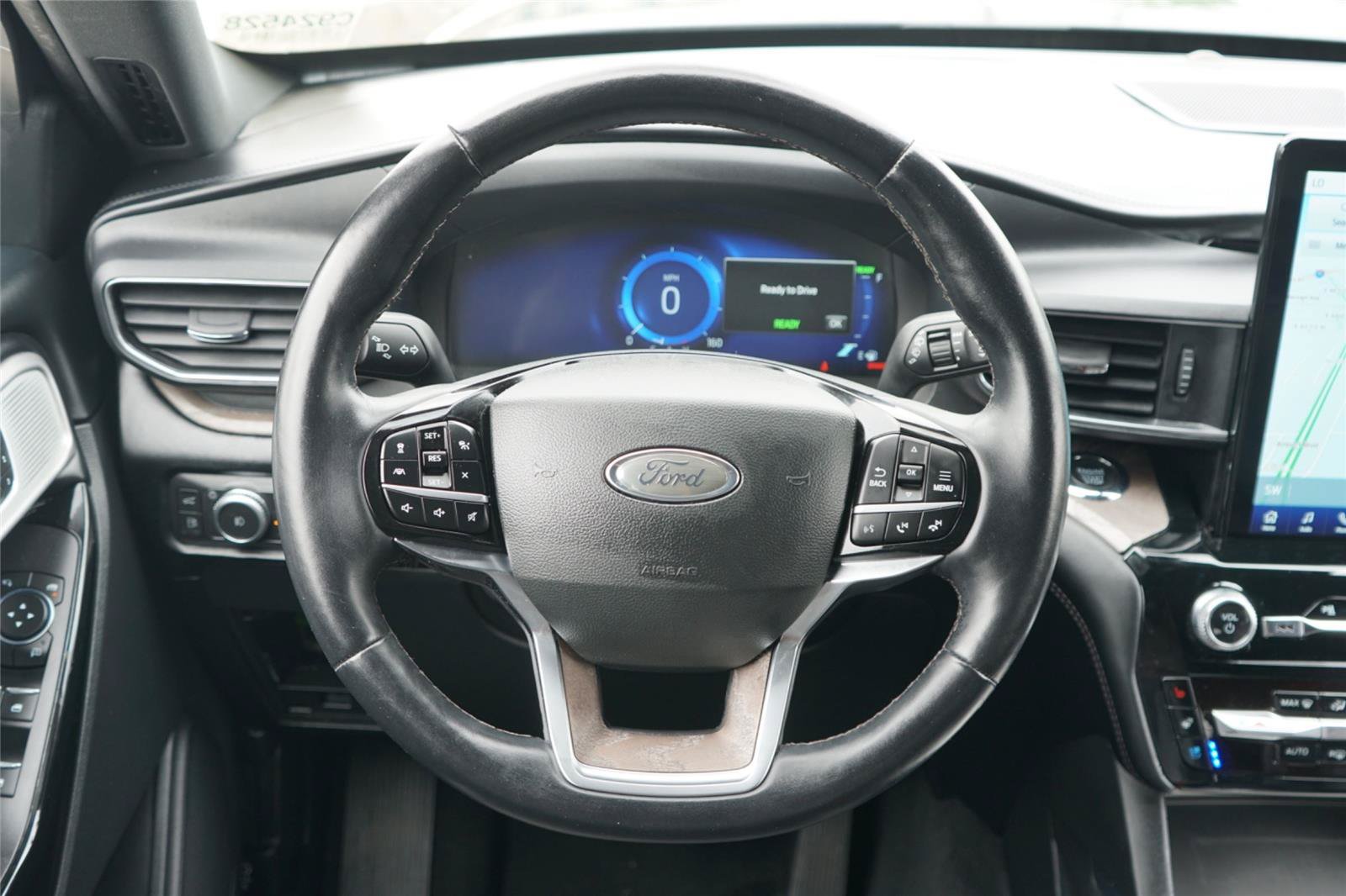 Certified 2022 Ford Explorer Platinum w/ Premium Technology Package AWD/4WD image 25
