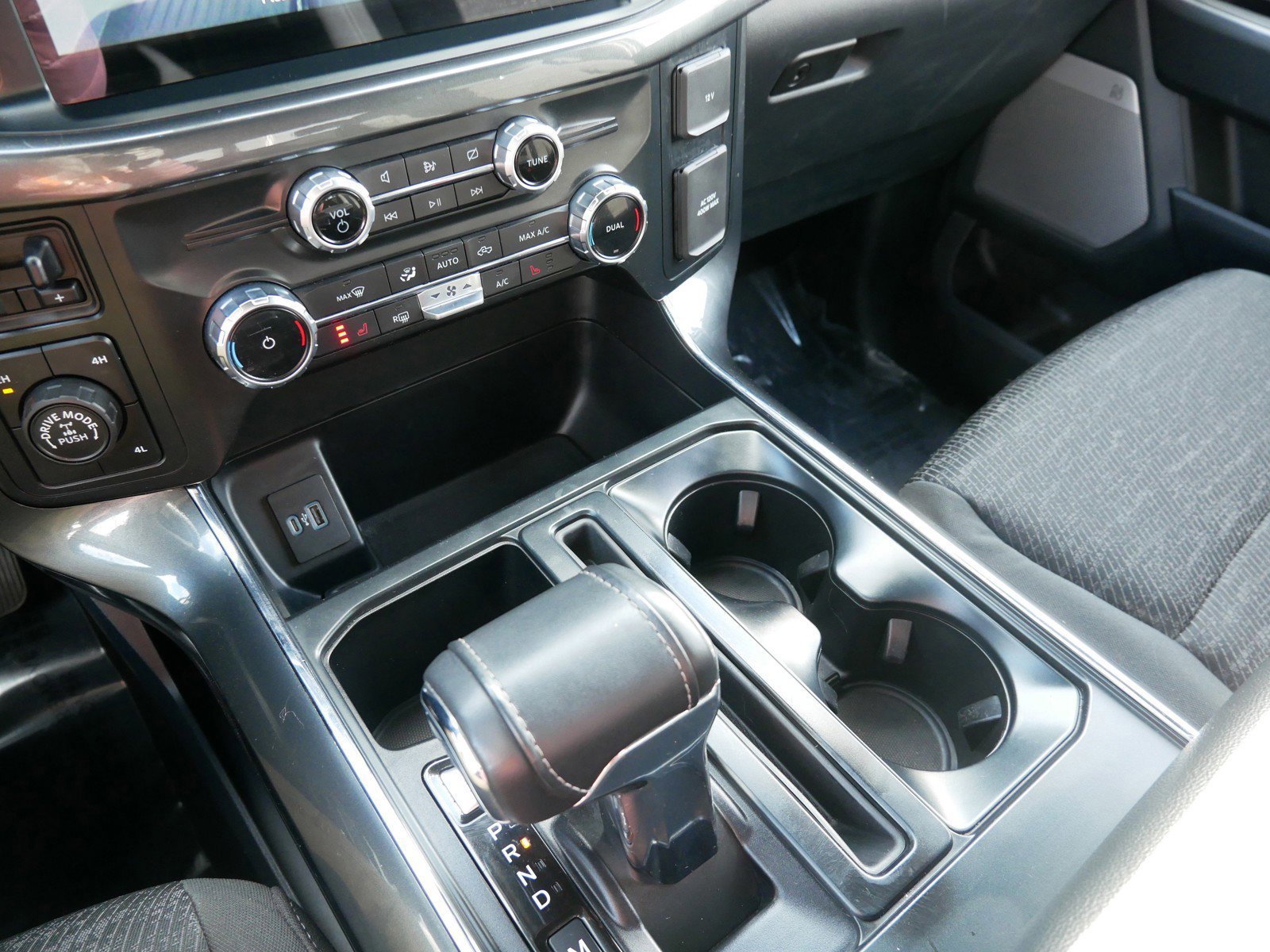 Certified 2022 Ford F150 XLT w/ Equipment Group 302A High image 29