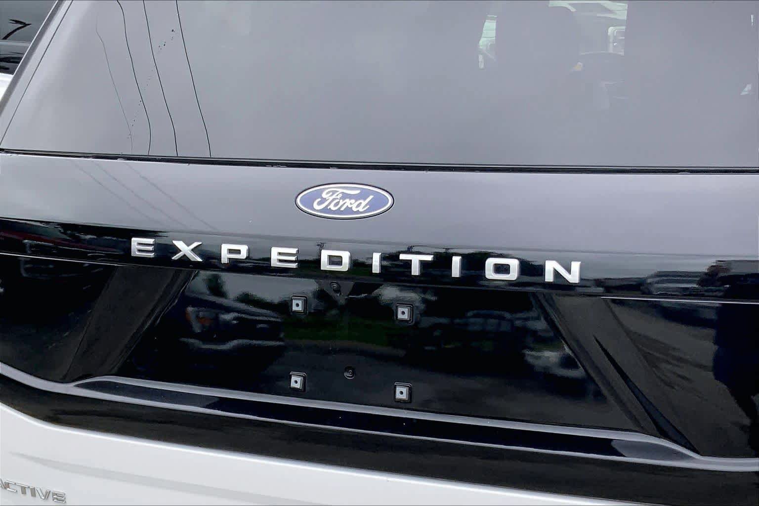 Certified 2025 Ford Expedition Active AWD/4WD image 28
