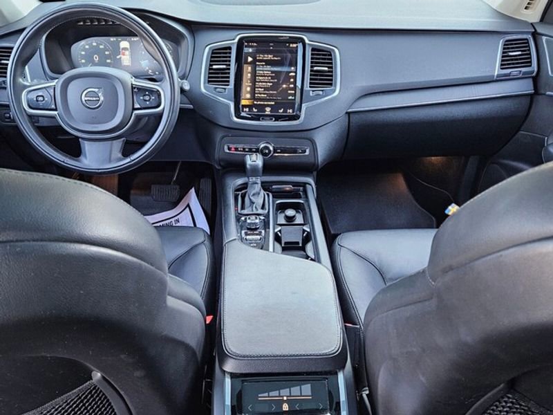 Used 2020 Volvo XC90 T5 Momentum image 12