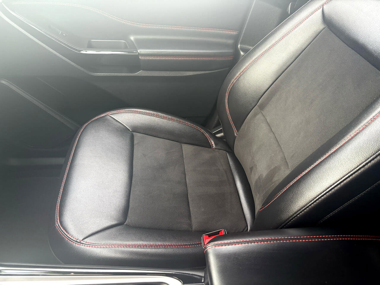 Certified 2023 Ford Explorer ST-Line w/ Class IV Trailer Tow Package image 22