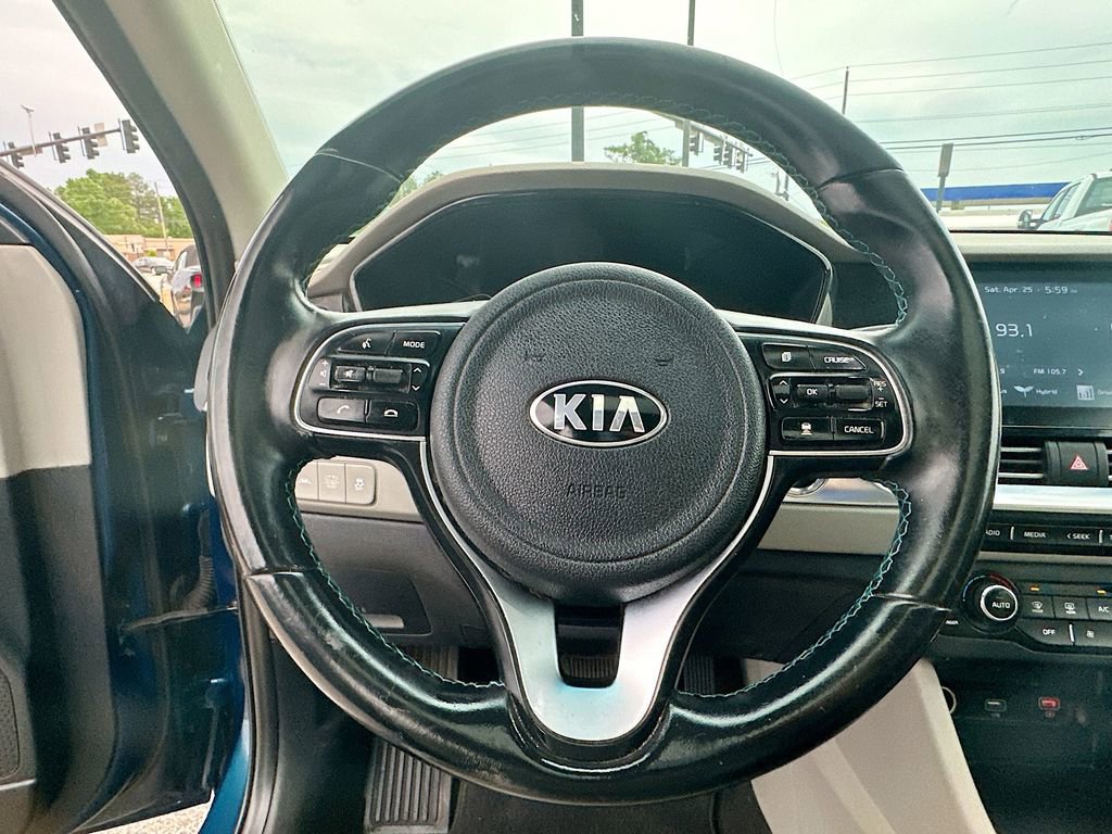 Used 2020 Kia Niro Touring FWD image 18