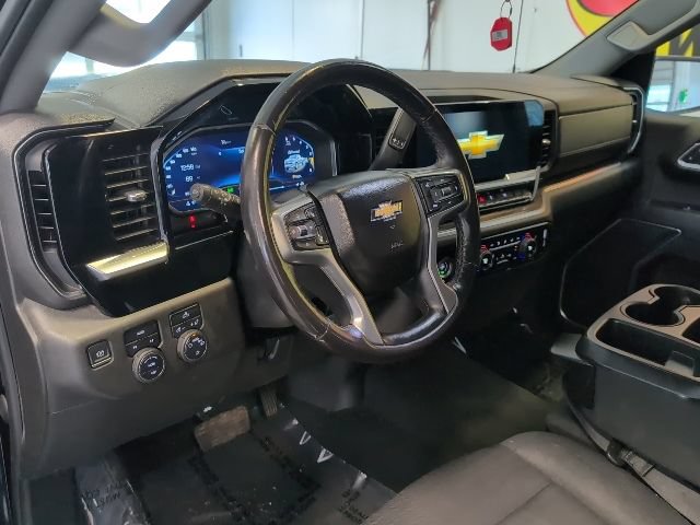Used 2022 Chevrolet Silverado 1500 LT AWD/4WD image 9