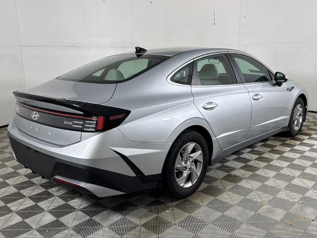 Used 2026 Hyundai Sonata SE FWD image 3