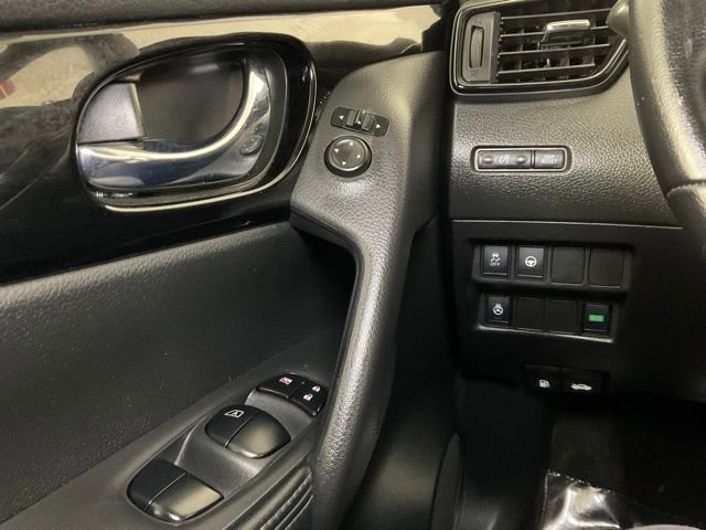 Used 2019 Nissan Rogue Sport SV w/ Technology Package image 20