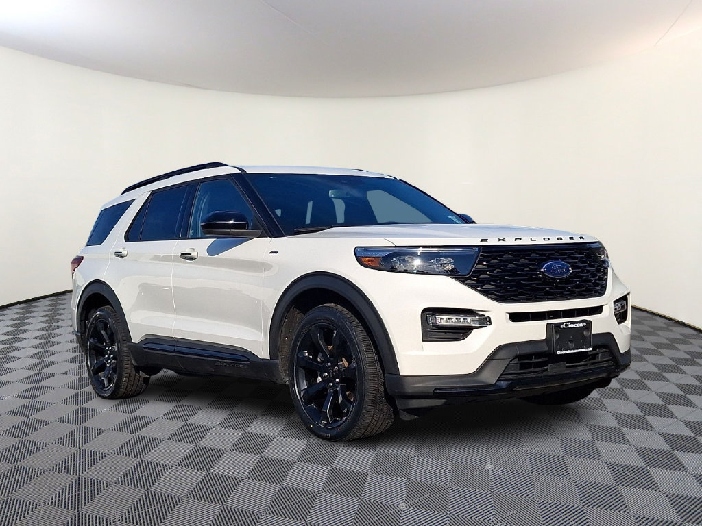 Certified 2024 Ford Explorer ST-Line w/ Class IV Trailer Tow Package