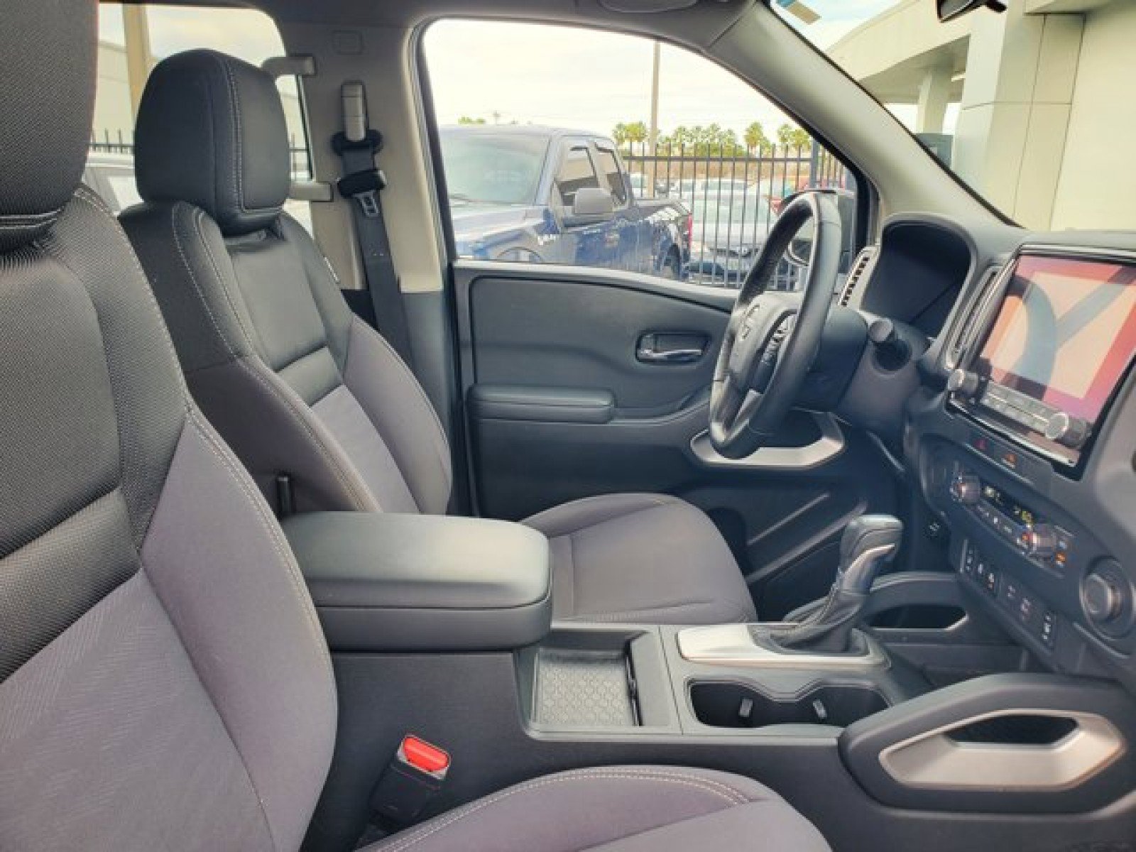 Used 2022 Nissan Frontier SV image 33