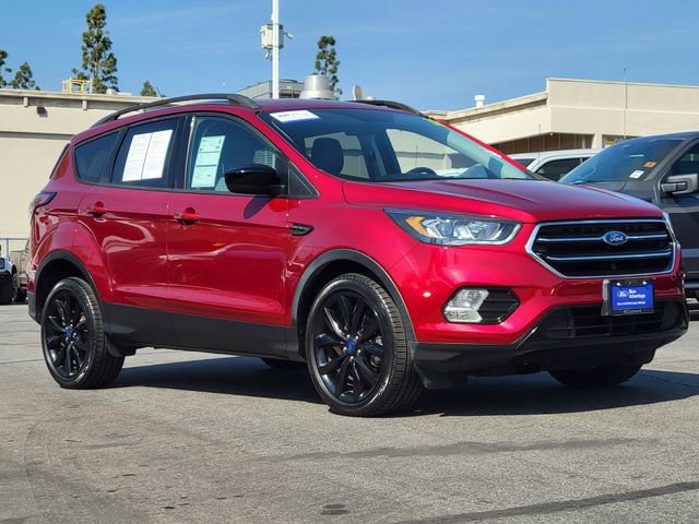 Certified 2018 Ford Escape SE w/ SE Sport Appearance Package image 5
