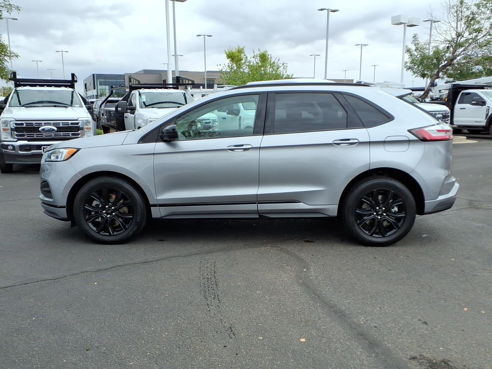 Certified 2022 Ford Edge SE w/ Black Appearance Package image 2