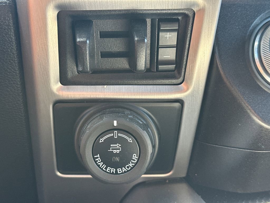 Certified 2020 Ford F350 Platinum w/ Tremor Off-Road Package AWD/4WD image 31