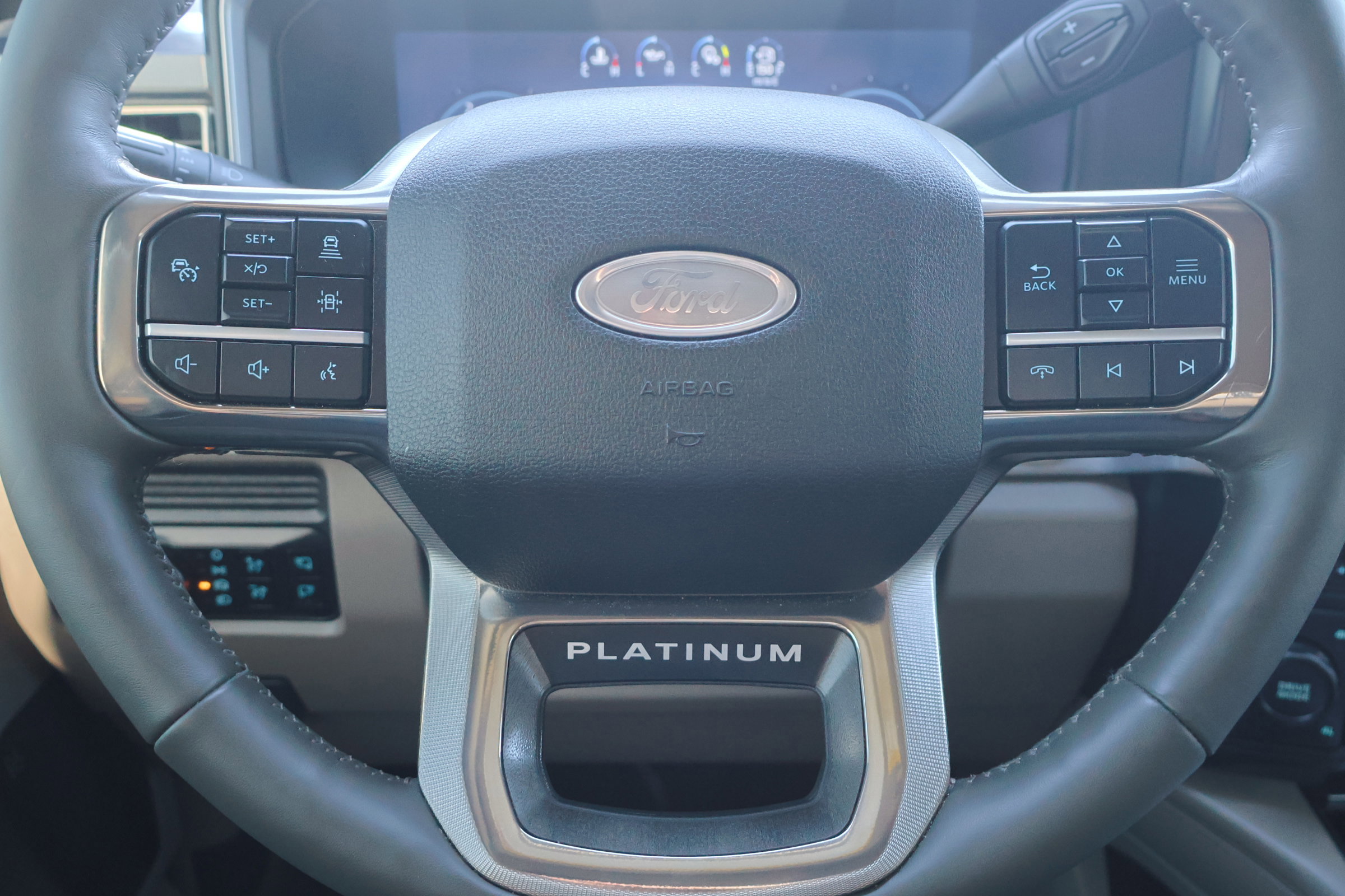 Certified 2025 Ford F350 Platinum w/ Platinum Plus Package image 23