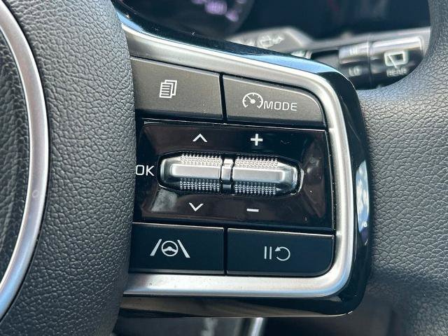 Used 2023 Kia Sorento LX FWD image 25