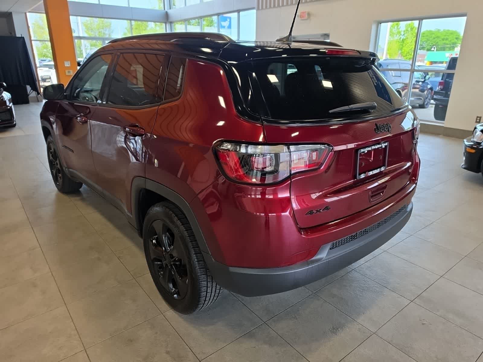 Used 2021 Jeep Compass Latitude w/ Sun and Sound Group AWD/4WD image 11