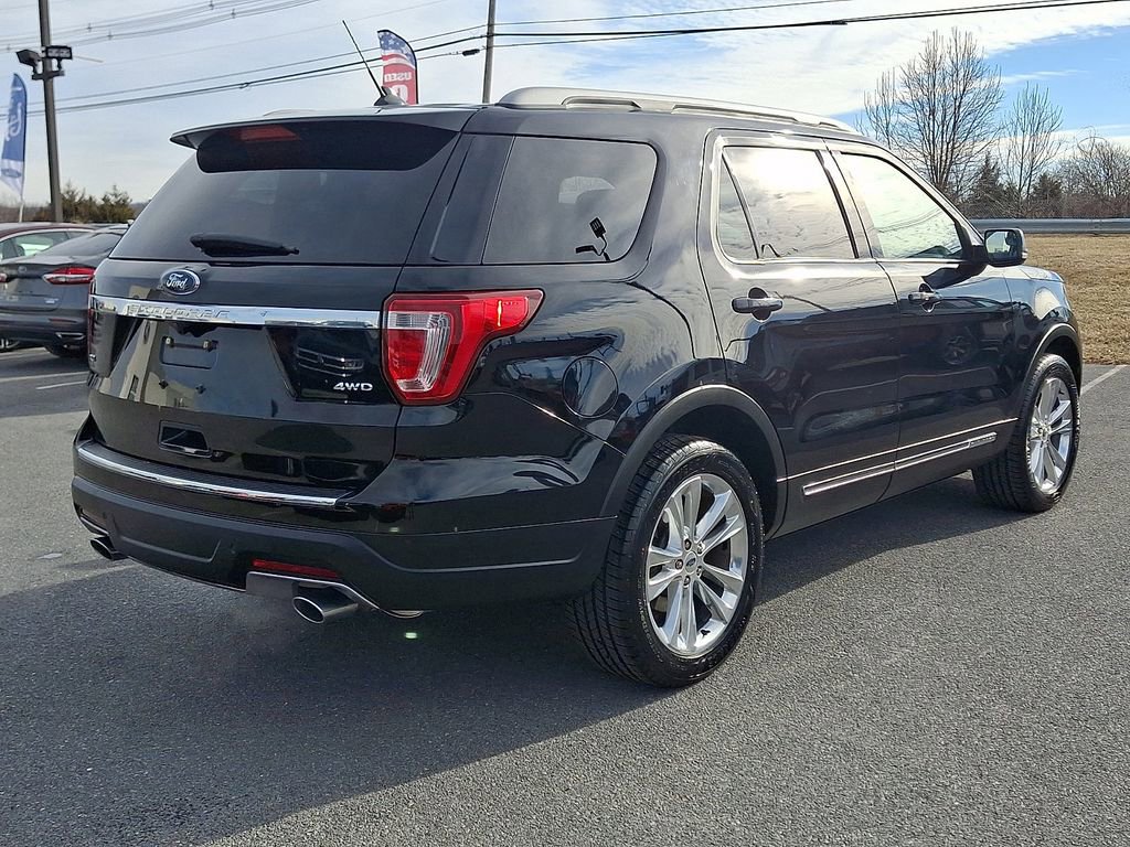 Certified 2018 Ford Explorer XLT w/ Equipment Group 202A image 6