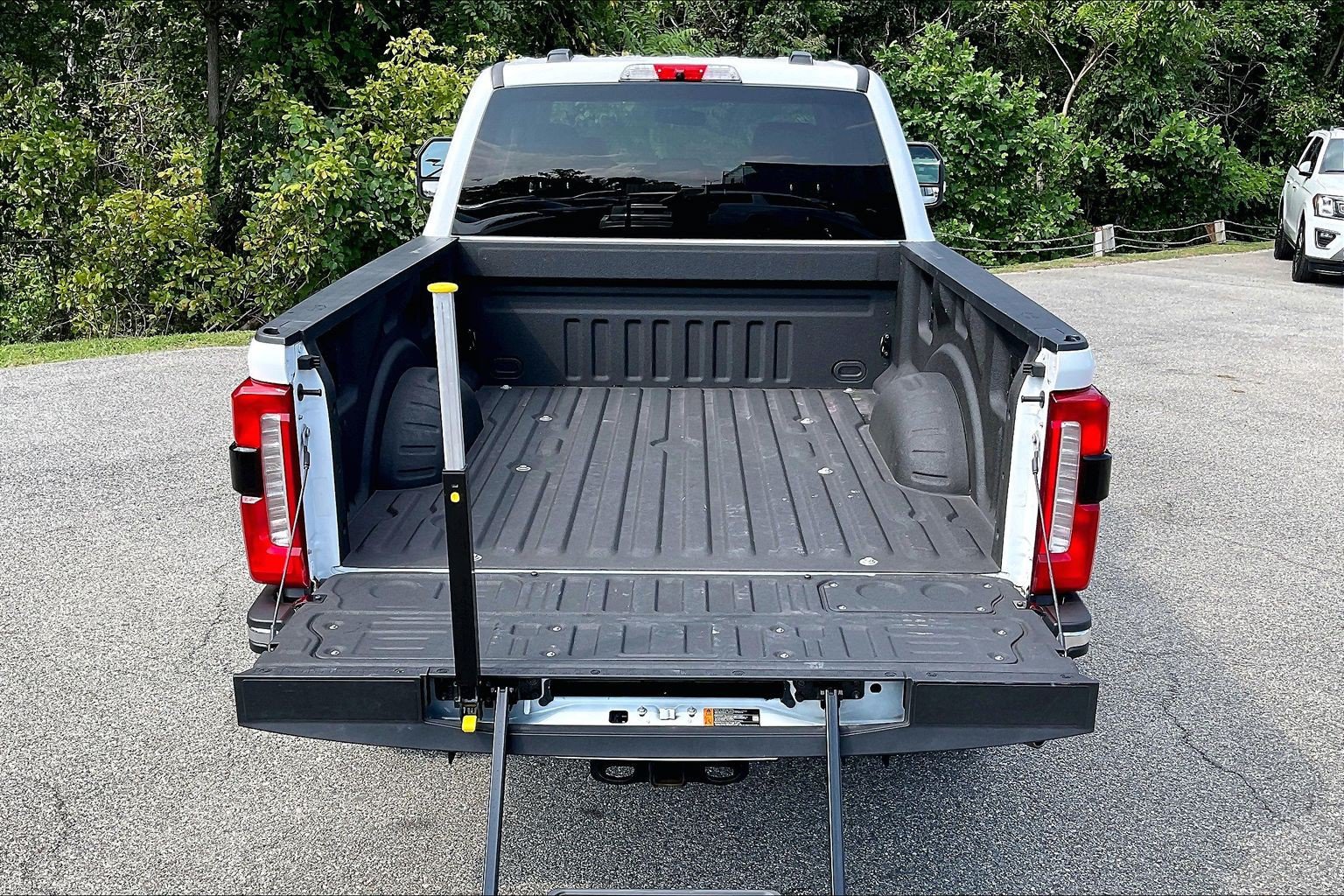 Certified 2025 Ford F250 Lariat w/ Chrome Package AWD/4WD image 35