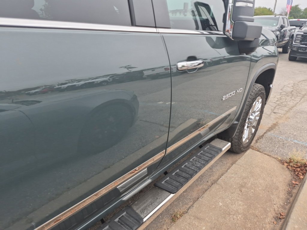 Used 2026 Chevrolet Silverado 2500 LTZ w/ LTZ Premium Package AWD/4WD image 27