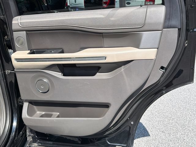 Certified 2018 Ford Expedition XLT w/ Equipment Group 202A RWD image 18