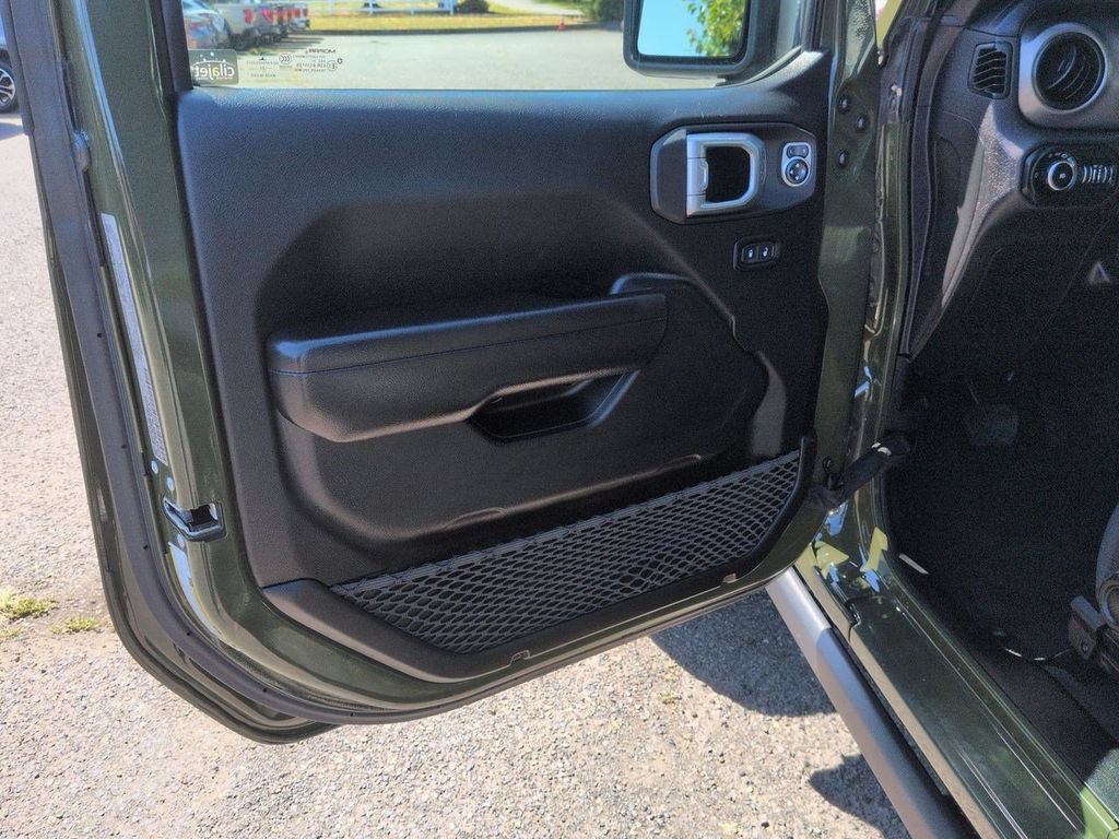 Used 2021 Jeep Wrangler Sport AWD/4WD image 9