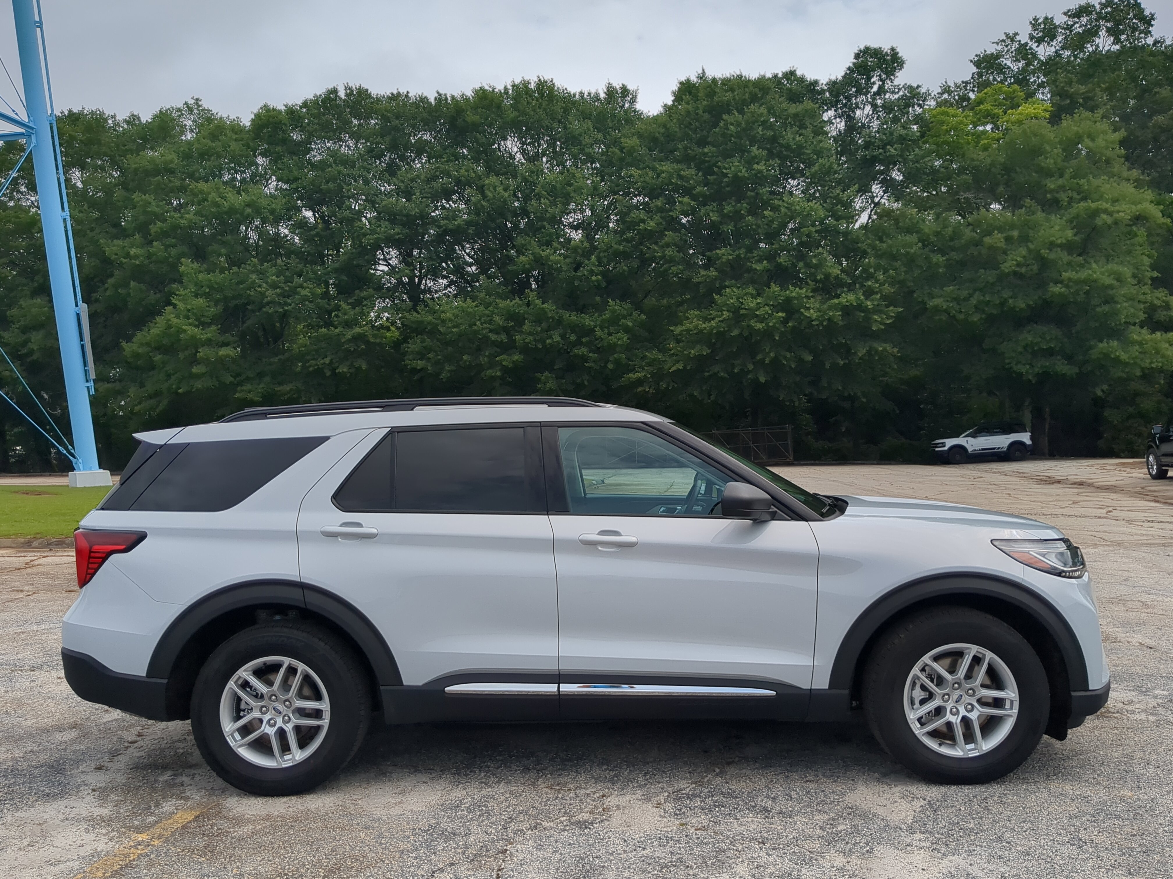 Certified 2025 Ford Explorer Active w/ Active Comfort Package RWD video 1