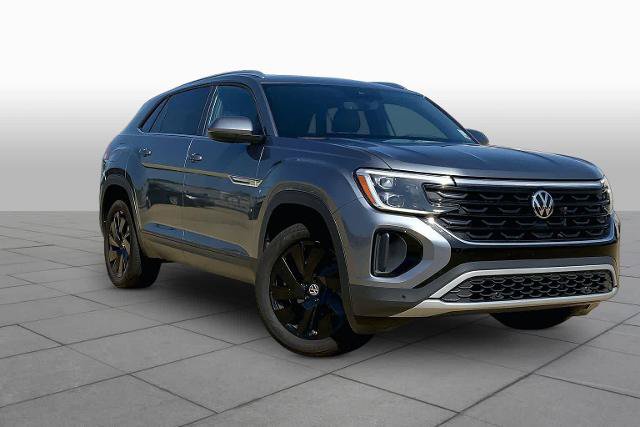 Used 2025 Volkswagen Atlas Cross Sport SE FWD image 3