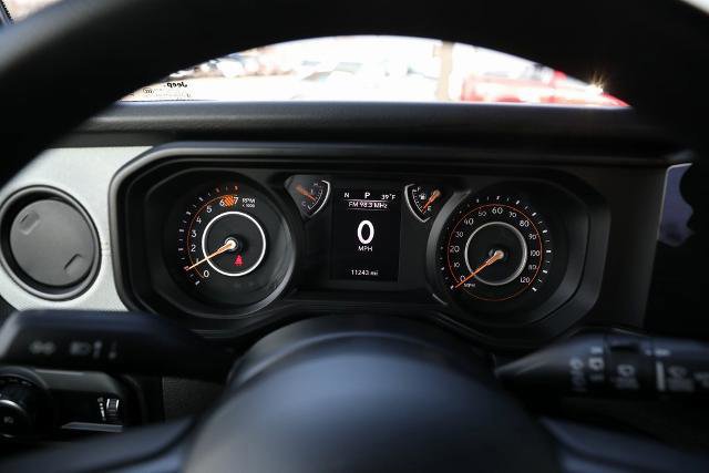 Used 2025 Jeep Wrangler Sport image 38